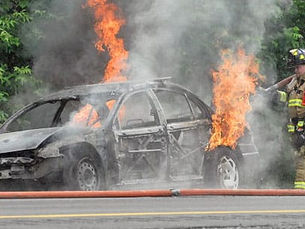 capa carro em chamas cobertura de incêndio