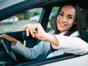 capa mulher carro seguro auto coberturas