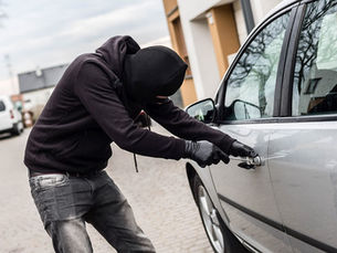 capa carro sendo roubado