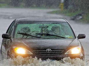 capa carro região alagamento sp