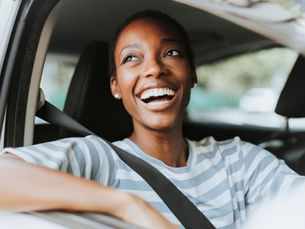 capa mulher com seguro auto para carros usados
